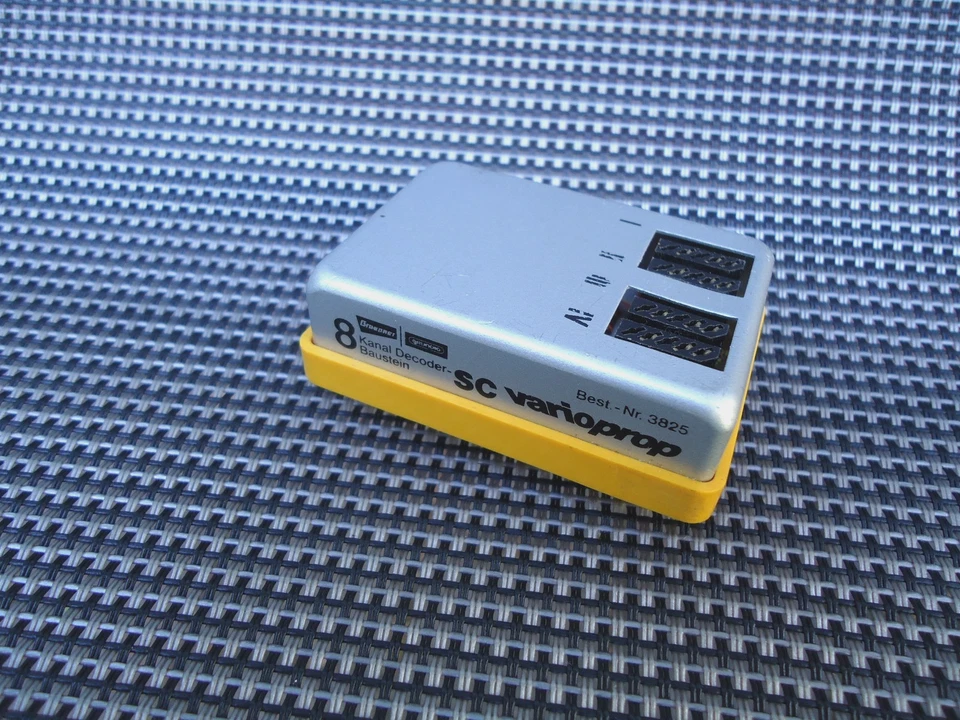 GRAUPNER/GRUNDIG VARIOPROP - 8 Kanal Decoder Baustein 4,8V (Best.-Nr. 3825) - Bild 1 von 1