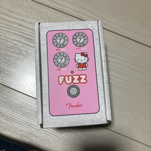 Fender Hello Kitty Fuzz Pedal Pink Guitar Effect Japan W/Box Pink - Picture 1 of 6