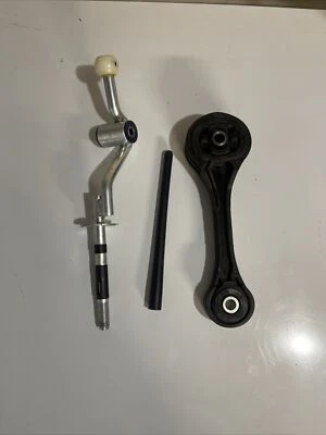 Palanca de cambios Suburu Impreza WR STi 2008, montaje de paso, antena, letras traseras Foto 1 de 2