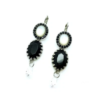 Pendientes Mariana atemporales cristales de Swarovski minerales, transparentes y a chorro con cáscara blanca... Foto 1 de 3