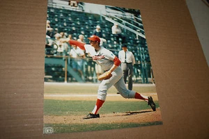 WASHINGTON SENATORS DICK BOSMAN UNSIGNED 8X10 PHOTO POSE 2 - Picture 1 of 1