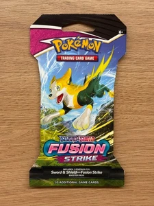 Pokémon TCG: Schwert & Schild - Fusion Strike Sleeved Booster Pack - 10 Karten - Bild 1 von 2