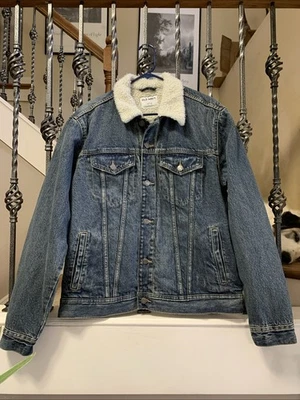 Old Navy Sherpa Lined Denim Jacket Size L. New with Tag. Excellent Condition - Image 1 of 4