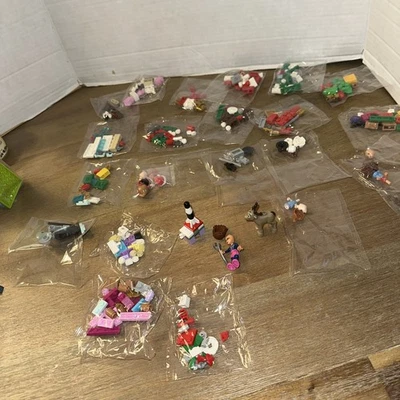 LEGO 24 Mini Builds from 2022 FRIENDS Advent Calendar 41706 Bagged Separately - Image 1 of 4