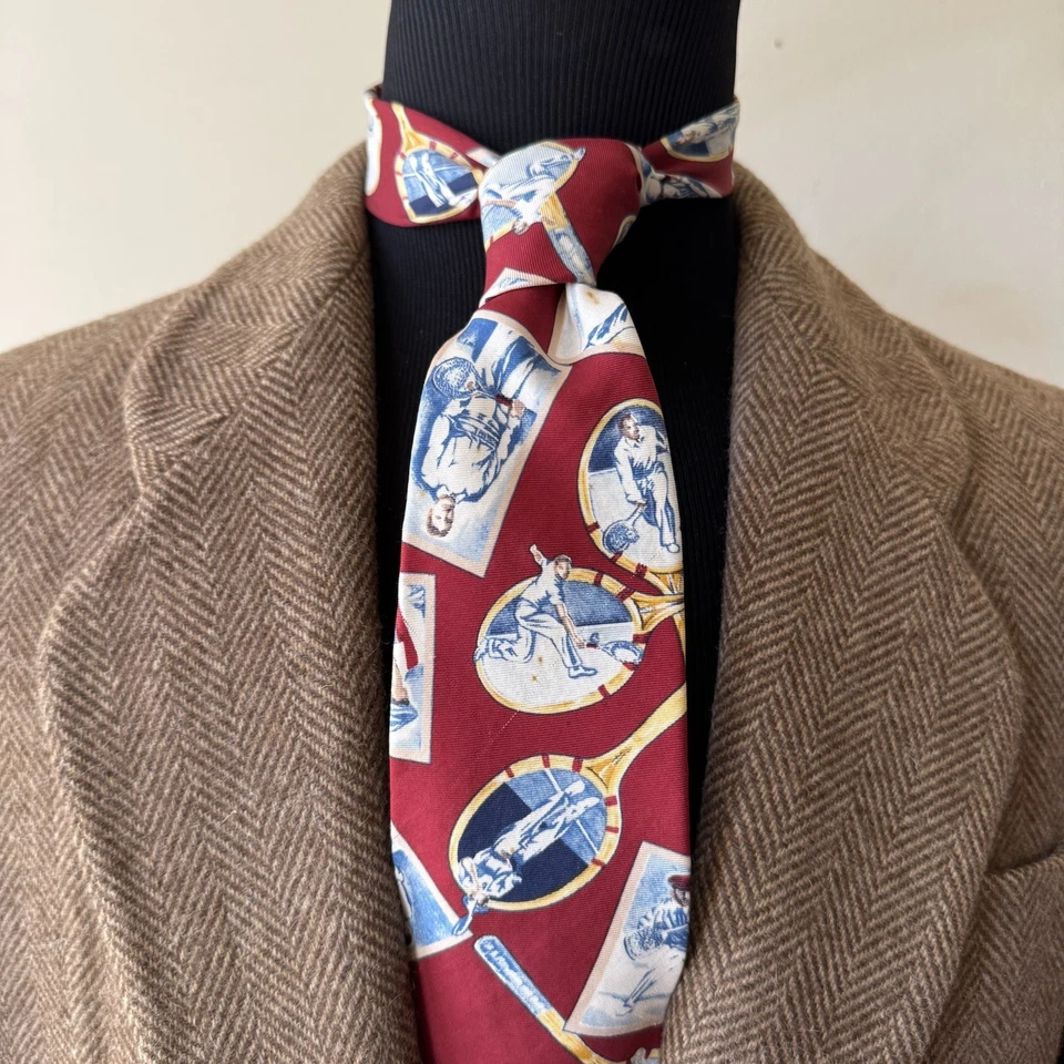 Corbata de tenis vintage roja Gap de seda hecha en EE. UU. estampado de tenis azul Foto 1 de 4