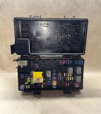 2015-2020 Dodge Grand Caravan Fuse Box TIPM Module 68239606AA OEM - Image 1 of 4