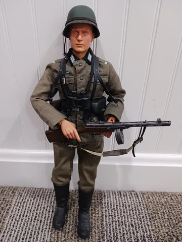 Dragon 1/6 WWII German 6th Army Infantry Officer Lieutenant Falkner Cover