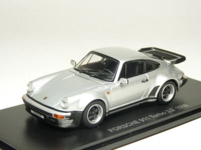 Kyosho 05525S 1/43 1988 Porsche 911 Turbo 3.3 Diecast Model Car con piezas de apertura Foto 1 de 3