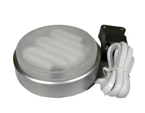 Luces de gabinete Megaman Palmlite plateadas 240V 9W GX53 CFL MM72243i - Imagen 1 de 12
