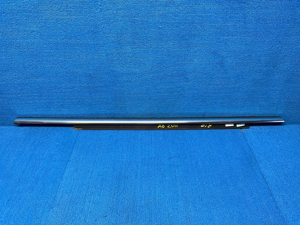 💎2011 - 2018 AUDI A8 QUATTRO PUERTA EXTERIOR TRASERA DERECHA VENTANA CINTURÓN MOLDURA OEM Foto 1 de 4