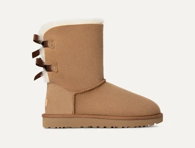 女士 UGG 经典 Bailey Bow II 靴子栗色 (1016225 CHE) 100% 正品 — 第 1/4 张图片