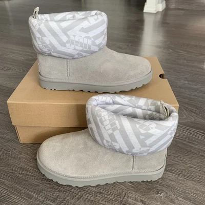 UGG Women's Classic Mini Jersey Stripe Boots  Size 9 Sheepskin Suede Seal Blue - Image 1 of 4