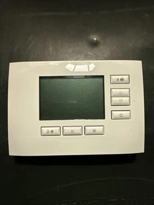 Control 4 C4-THERM Thermostats - Image 1 of 2