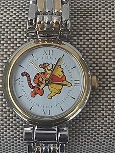 Winnie The Pooh and Tigger ~ Disney Watch Silver and Gold Tone New Battery - Picture 1 of 13
