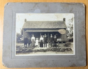 Vintage um 1914 Foto Bild antik Bild einer großen Familie stehend vor Haus - Bild 1 von 6