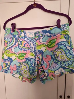 Lily Pulitzer Buttercup Scalloped Shorts Sz 4 Excellent Condition Resort Worthy  - Image 1 of 4