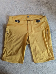 Rapha Fast & Light Trail Shorts. Old Gold/Black. Size Large. New Without Tags. - Picture 1 of 12