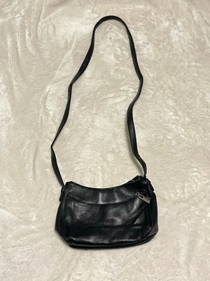 Сумочка через плечо St. John's Bay черная кожа небольшая сумочка 9 x 6 дюймов с карманами - Изображение 1 из 4