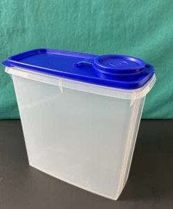 Tupperware Müslispeicher 13 Tassen Fassungsvermögen seltene Größe brillantblau Ausgießer Neu - Bild 1 von 1