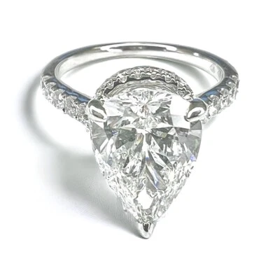 Stunning 18K White Gold Natural GIA Graded Pear Diamond Engagement Ring - Image 1 of 4
