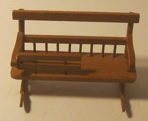 BANCO MECEDOR DE MADERA MINIATURA VINTAGE PARA CASA DE MUÑECAS ¡¡Excelente!!! - Imagen 1 de 3