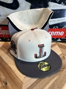 New Era App Exclusive Upside Down Texas Rangers Metallic Star Wars Chrome 7 1/2 - Bild 1 von 5