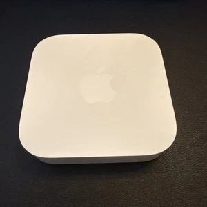 Apple A1392 Airport Express 2nd Generation Dualband 802.11n WiFi Router - Picture 1 of 4