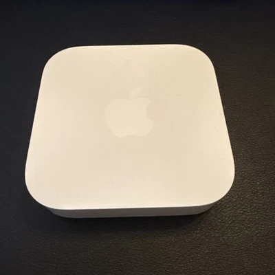 Apple A1392 Airport Express 2nd Generation Dualband 802.11n WiFi Router - Image 1 of 4
