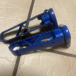 SUZUKI QUAD RACER 1988 LT 250R 1989 1990 1991 1992 FOOT PEGS OEM New Paint - Picture 1 of 5