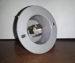 Flanged Inlet 15A 125V 10A 250V Non NEMA Twist Lock 3 Wire P&S Pass and Seymour - Picture 1 of 2