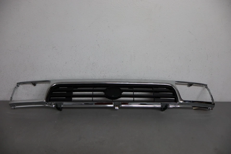 1992 1995 TOYOTA 4RUNNER FRONT CHROME GRILLE Foto 1 de 4