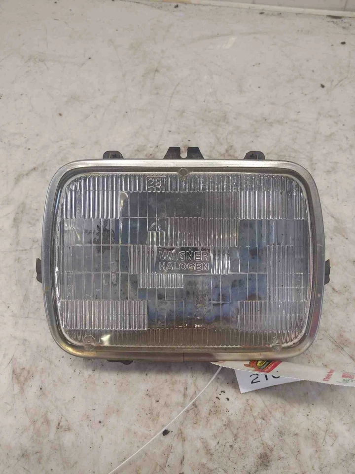 1990 - 1998 雪佛兰卡车 1500 2500 3500 车头灯(密封光束)右手通行证 OE 25949657 — 第 1/2 张图片