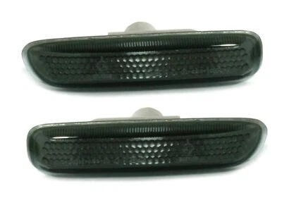 Per BMW Serie 3 E46 berlina Touring Coupe Cabrio Compact set 2 frecce laterali nere - Immagine 1 di 2