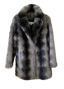 Next Kunstfellmantel grau/silber Gr. 16 (20) - Bild 1 von 5