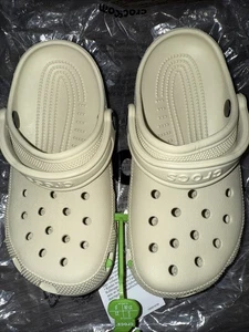Crocs Junior Sandalias Zuecos Clásicos Sin Cordones Talla J5 NUEVO (Hueso) (Gratis Rápido 🚚) - Imagen 1 de 8