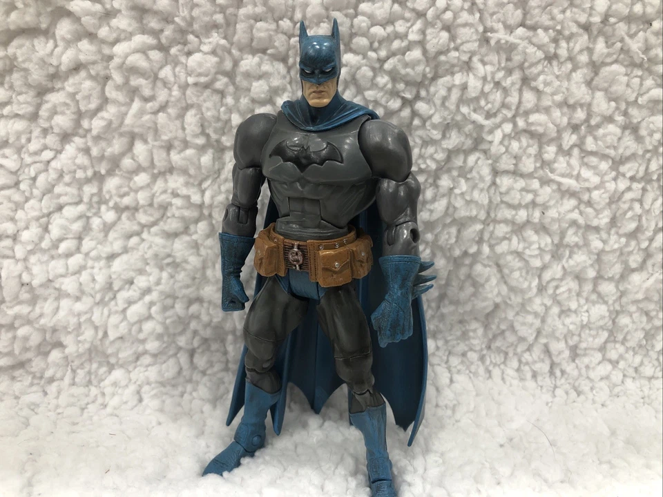 Suelto-Mattel- DC Super Heroes- Select Sculpt S3- Batman- Azul/Gris- 6.5- 2006 Foto 1 de 4