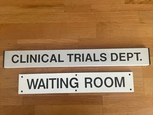 WAITING ROOM & CLINICAL TRIALS DEPT. Vintage Signs Incised laminate / Aluminium - Picture 1 of 8