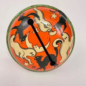T. Cohn Round Rattle Ghosts and Cats w/ Green Tin Litho Halloween Noisemaker - Bild 1 von 10