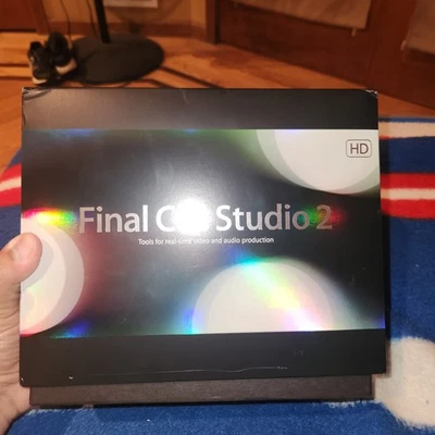 Apple Final Cut Studio 2 – Complete Editing Software Suite w/ 4 Manuals & 8 Disk - Image 1 of 4