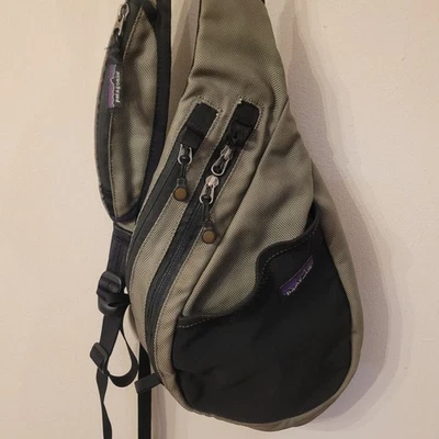 Bolso Bandolera PATAGONIA Vintage Y2k Atom 8L RARO-Oliva/Negro Foto 1 de 4