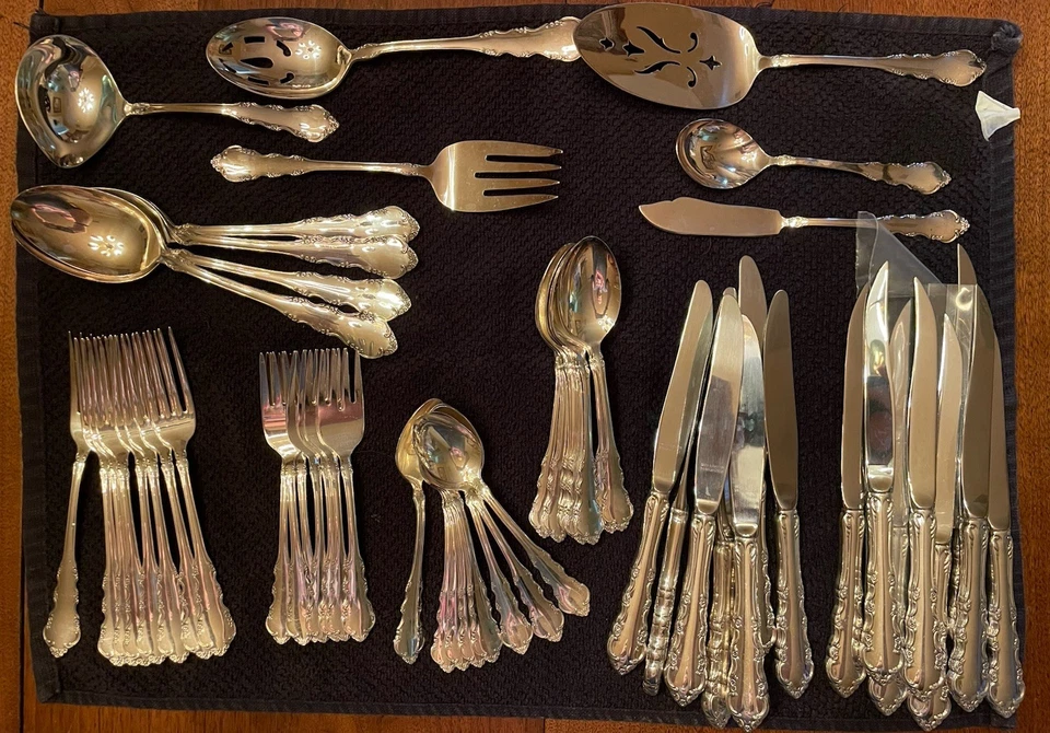 Juego de cubiertos chapados en plata vintage Reed and Barton Dresden Rose 57 piezas Foto 1 de 4