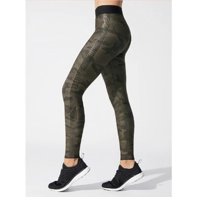 Leggings Ultracor Micro Camuflagem em Olive Patent Nero Stripe Tamanho XS Treino - Imagem 1 de 4