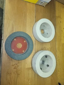 2 CGW White Aluminum Oxide, Plate Mounted Grinding Wheel 1 SIMMONDS ,SEE PICTURE - Picture 1 of 24