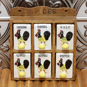 Vintage Wooden & Ceramic Spice Rack 6 Assorted Shakers Roosters Wall Mount 7" - Picture 1 of 5