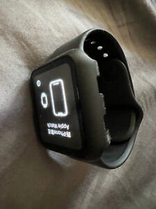 Apple Watch Series 3 38mm WiFi - działa bardzo dobrze.