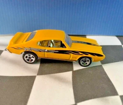 Hot Wheels 2006 Motown Metal 5/5 090 1969 '69 Pontiac GTO YELLOW 5SP - Image 1 of 2