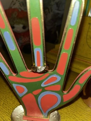 Men’s 3 Diamond 10k Gold Wedding Band Size 10 - Image 1 of 4