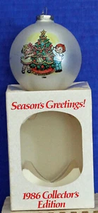 Adorno de bola de vidrio de Navidad Campbell Soup Kids blanco 1986 edición de coleccionista - Imagen 1 de 2