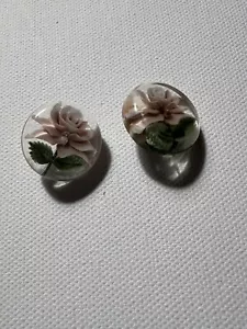 Vtg BAKELITE Buttons Carved FLOWERS Rose 1 1/16" Charms - Picture 1 of 5