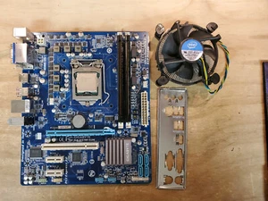 Used GA-H61M-S2H w/Pentium G620 CPU/Cooler w/4GB DDR3 - Picture 1 of 2
